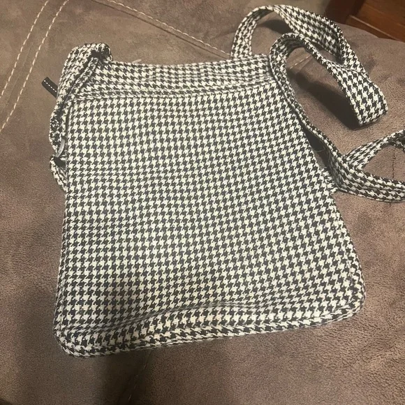 Kavu Limited edition‎ black-and-white houndstooth Crossbody red zipper - Picture 3 of 4